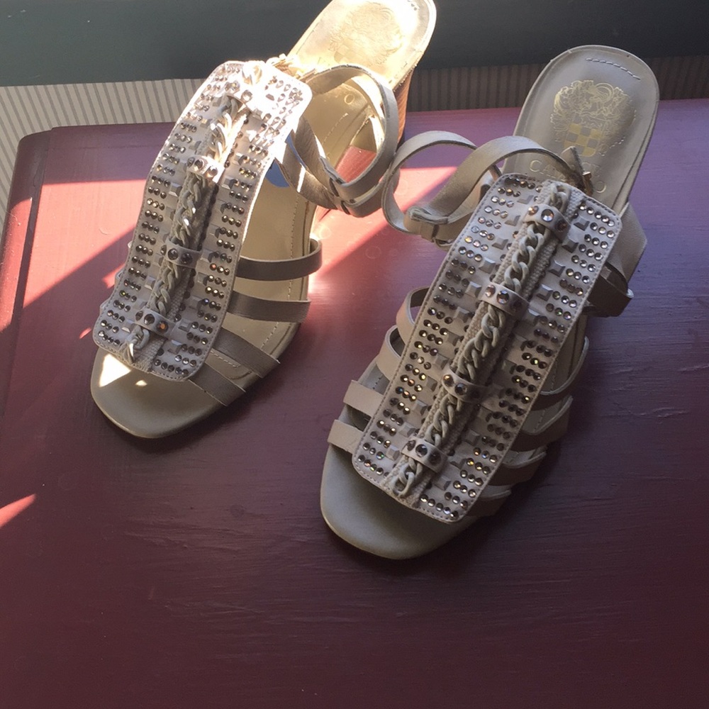 Vince Camuto Leather wedge Sandle. Brand new!